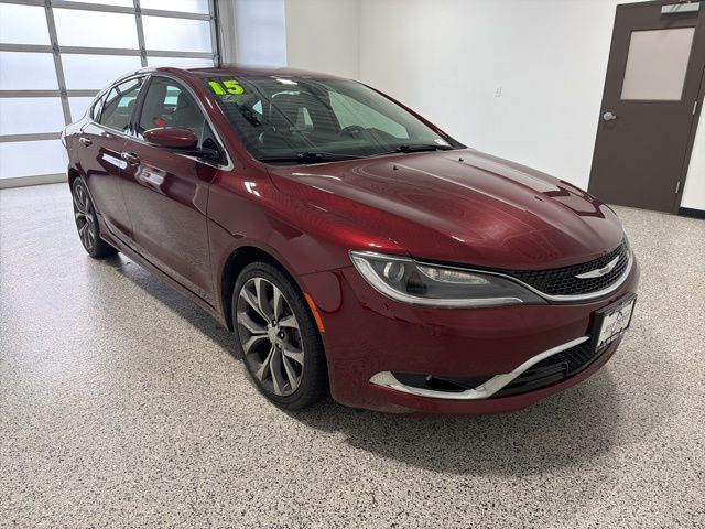 2015 Chrysler 200 C Image 3 of 38