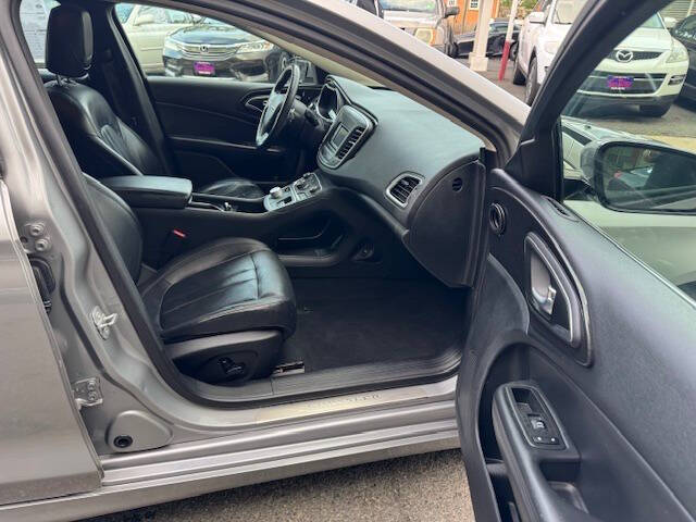Vehicle image 10 of 17