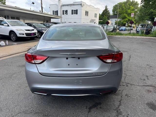 Vehicle image 6 of 17