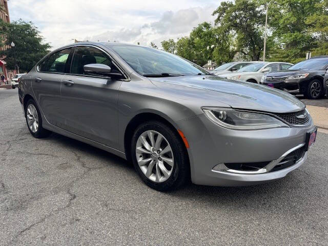 Vehicle image 4 of 17