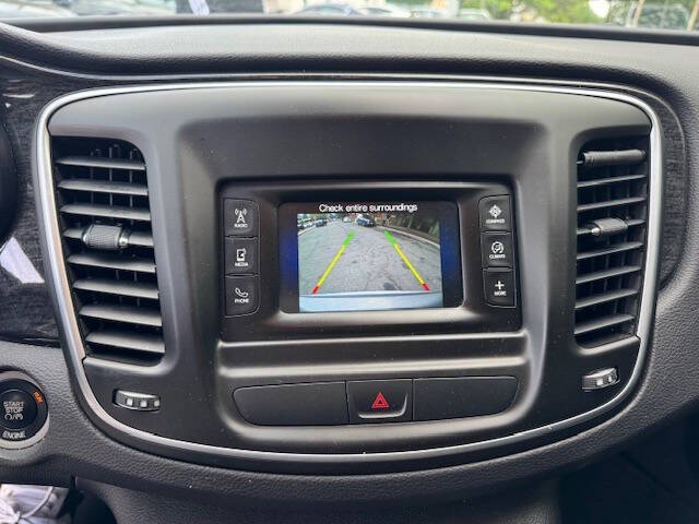 Vehicle image 12 of 17