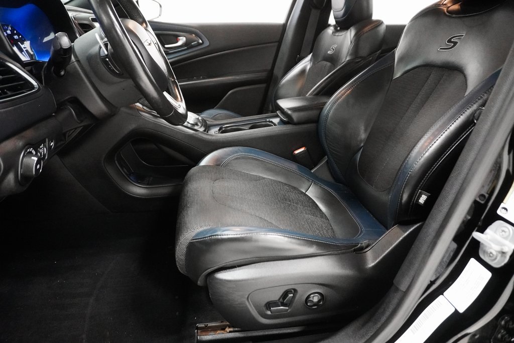 Vehicle image 10 of 29