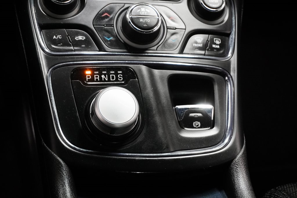 Vehicle image 28 of 29