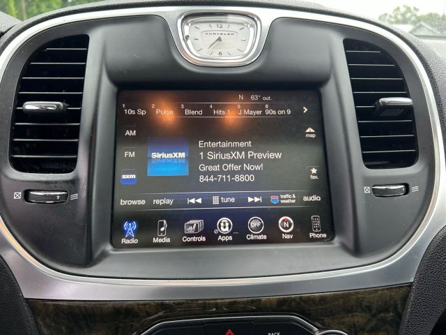 Vehicle image 18 of 33
