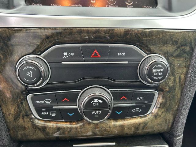 Vehicle image 22 of 33