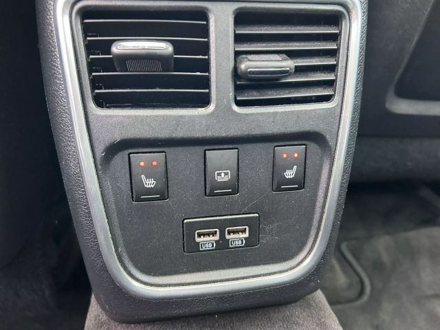Vehicle image 32 of 33