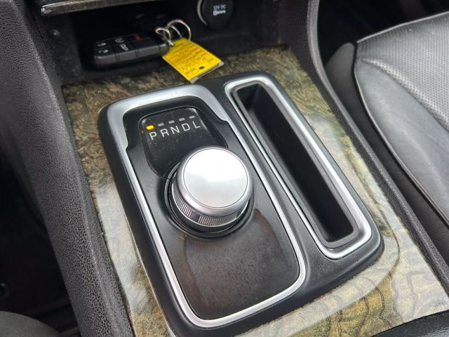 Vehicle image 23 of 33