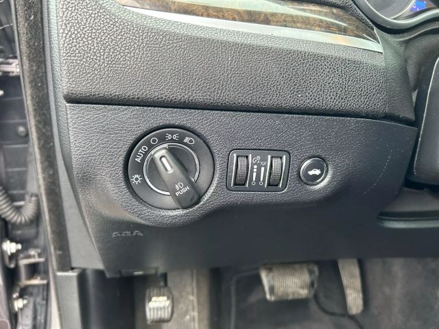 Vehicle image 13 of 33