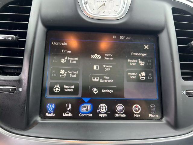Vehicle image 19 of 33