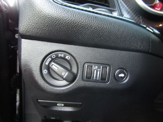 2015 Dodge Challenger SRT 392 Image 32 of 35