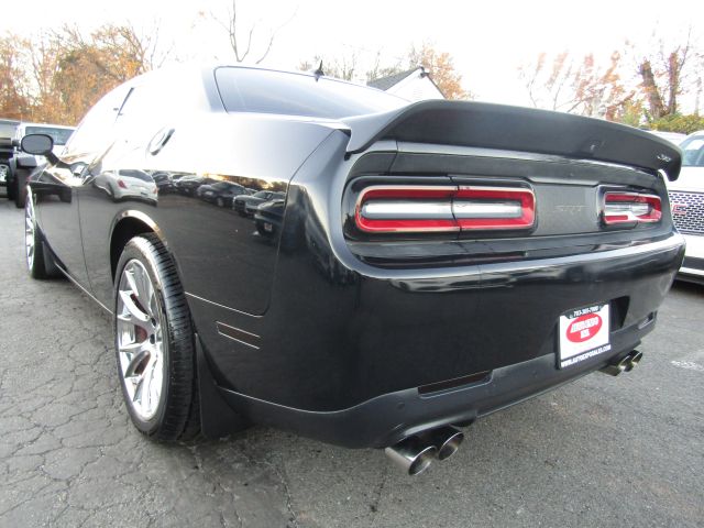 2015 Dodge Challenger SRT 392 Image 6 of 35