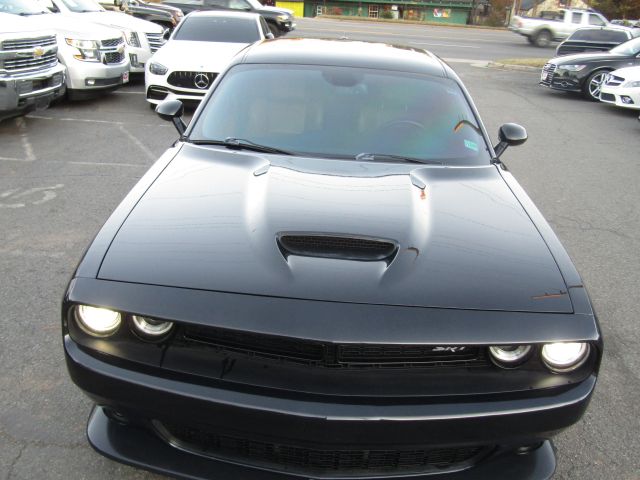 2015 Dodge Challenger SRT 392 Image 33 of 35