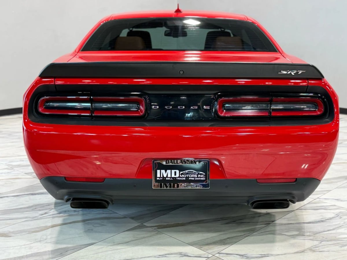 2015 Dodge Challenger SRT Hellcat Image 8 of 36