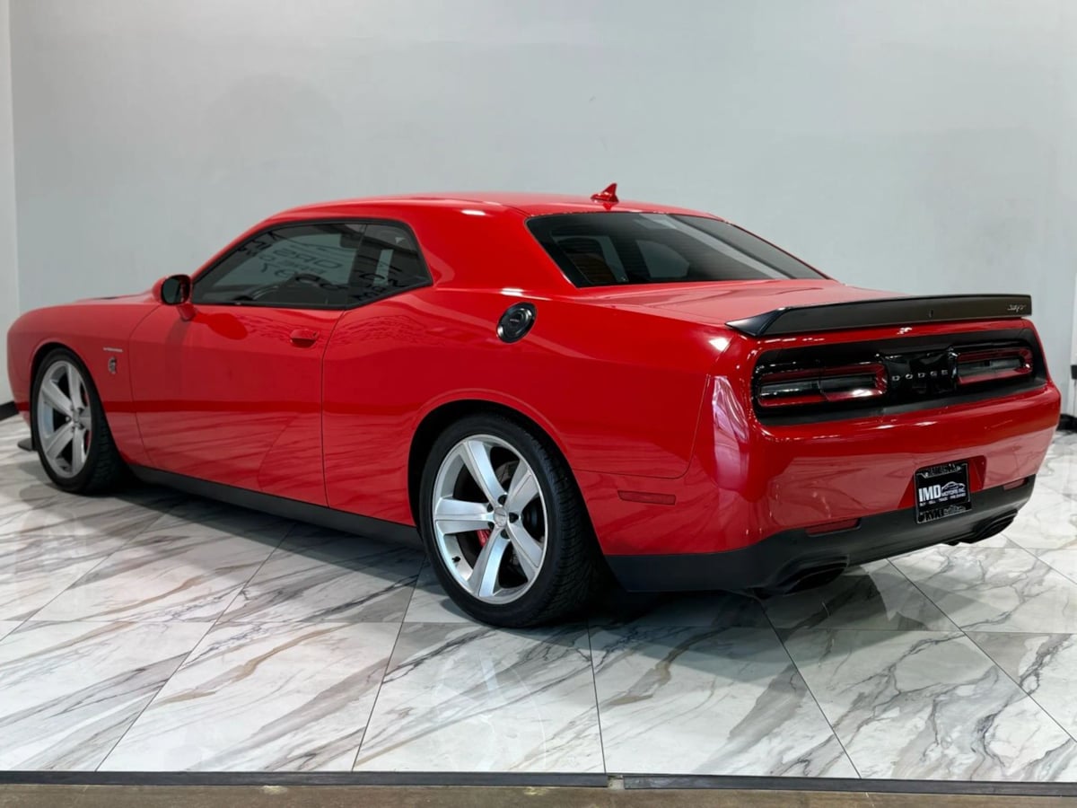 2015 Dodge Challenger SRT Hellcat Image 9 of 36