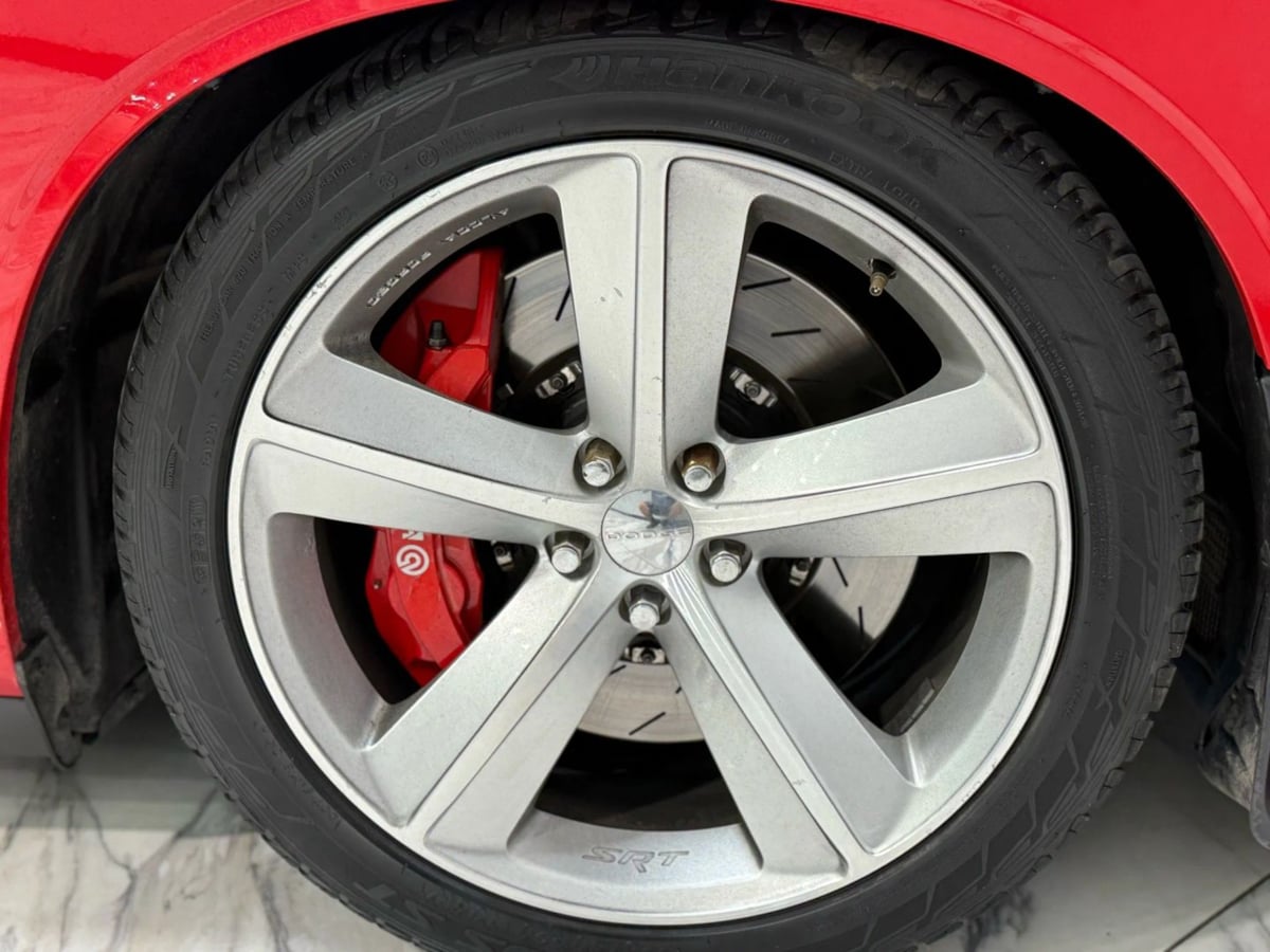 2015 Dodge Challenger SRT Hellcat Image 12 of 36