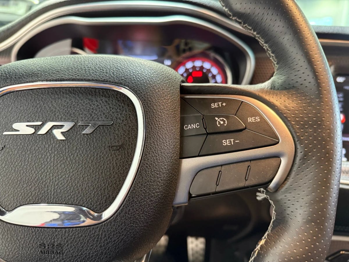 2015 Dodge Challenger SRT Hellcat Image 32 of 36