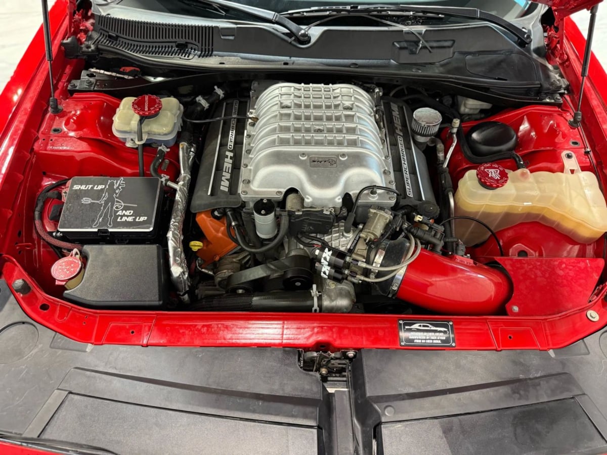 2015 Dodge Challenger SRT Hellcat Image 11 of 36