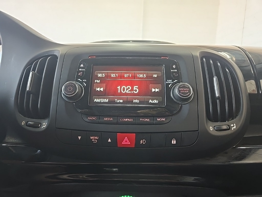 Vehicle image 20 of 34