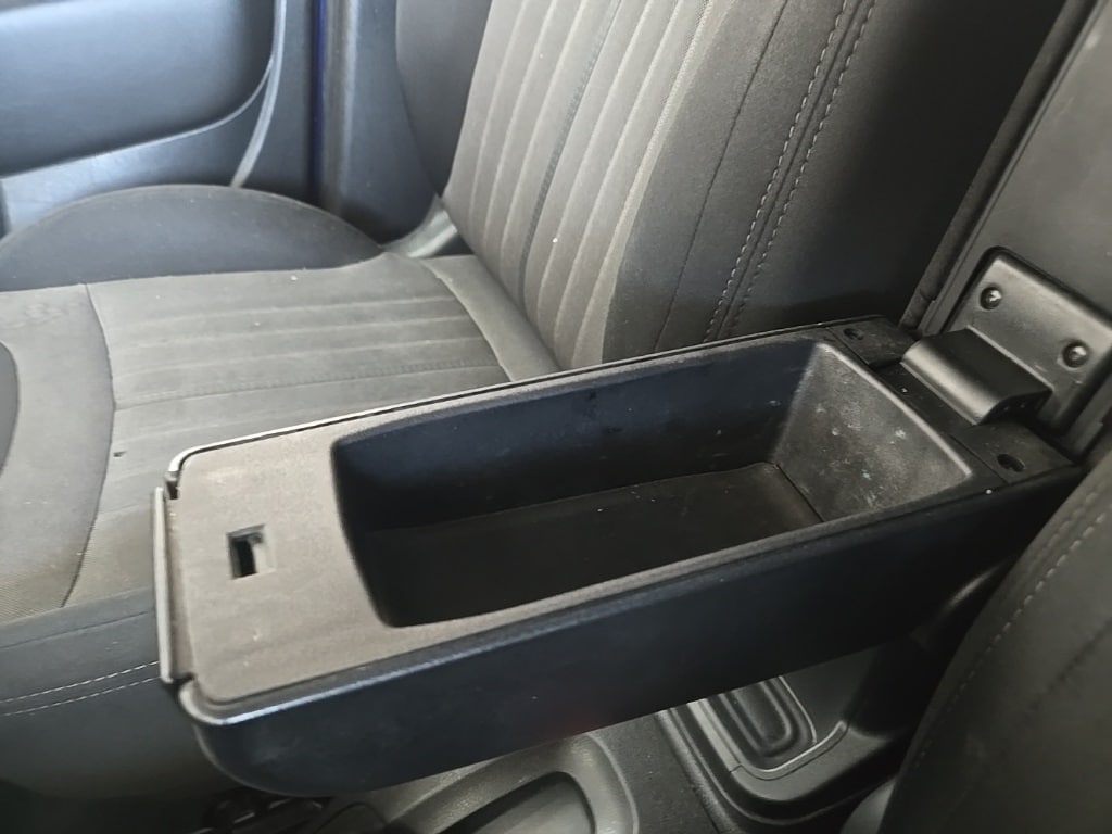 Vehicle image 27 of 34