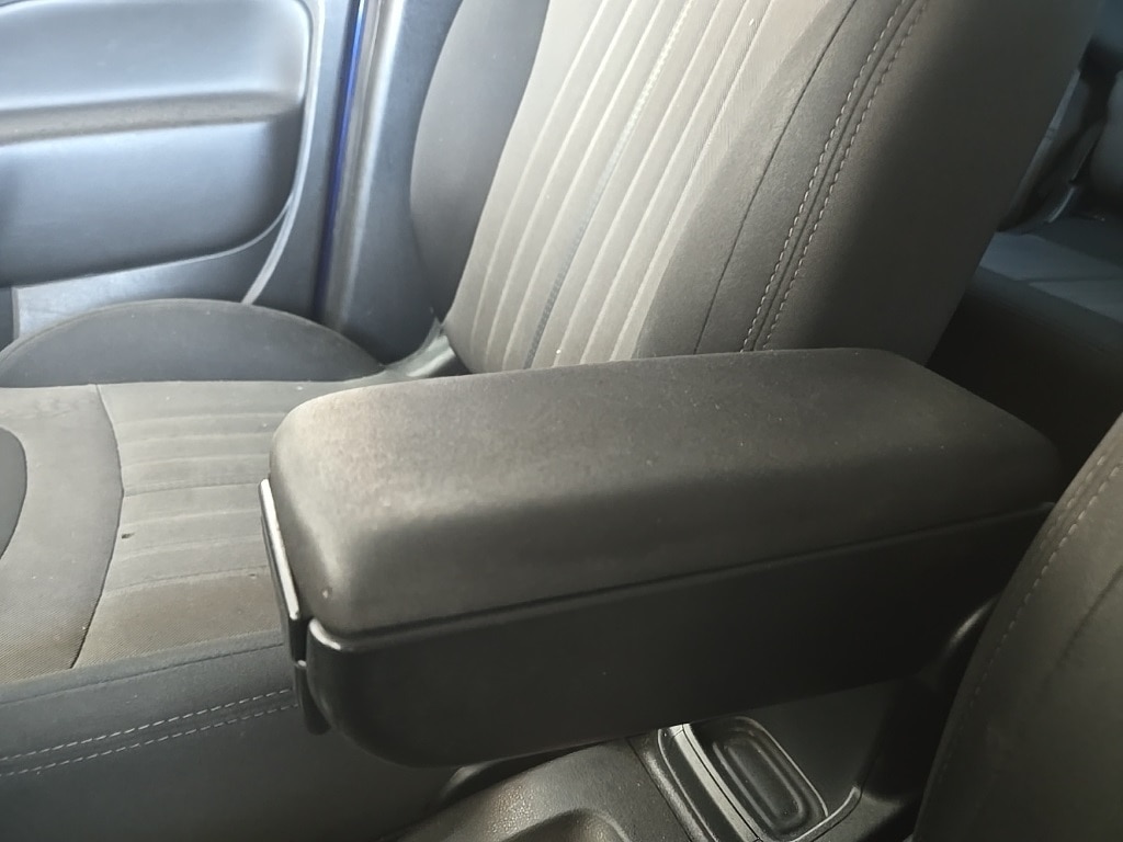 Vehicle image 26 of 34