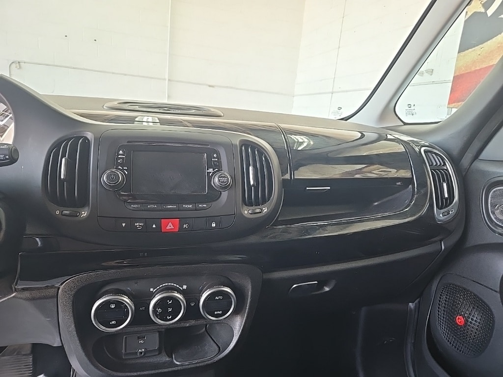 Vehicle image 19 of 34