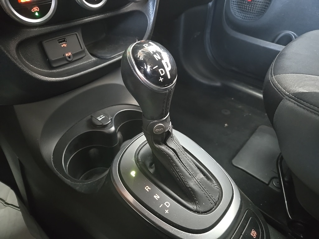 Vehicle image 23 of 34