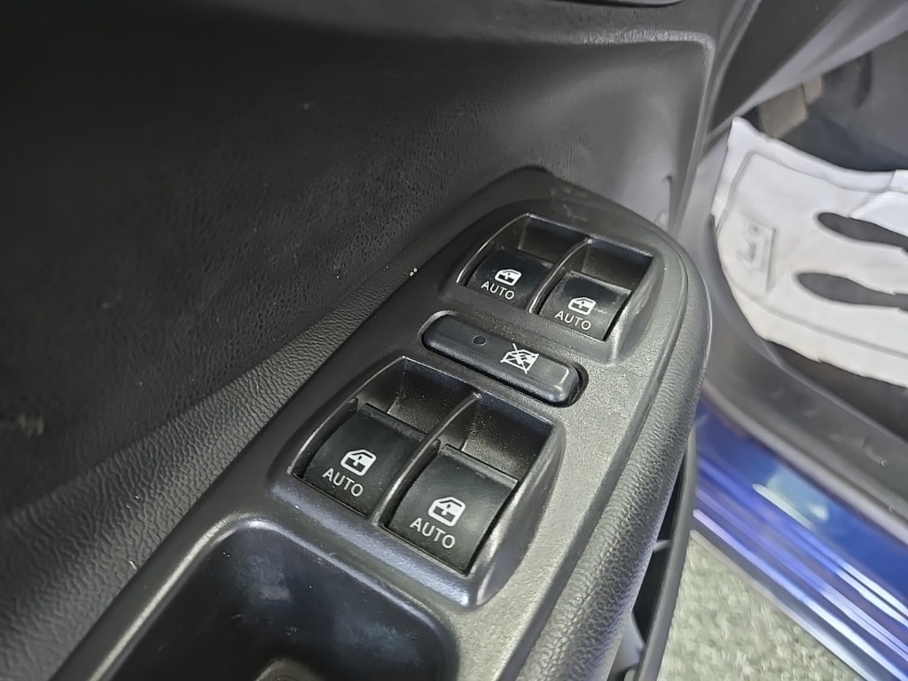 Vehicle image 11 of 34