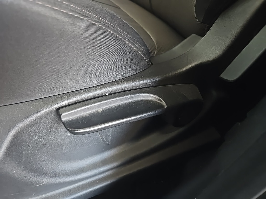 Vehicle image 15 of 34