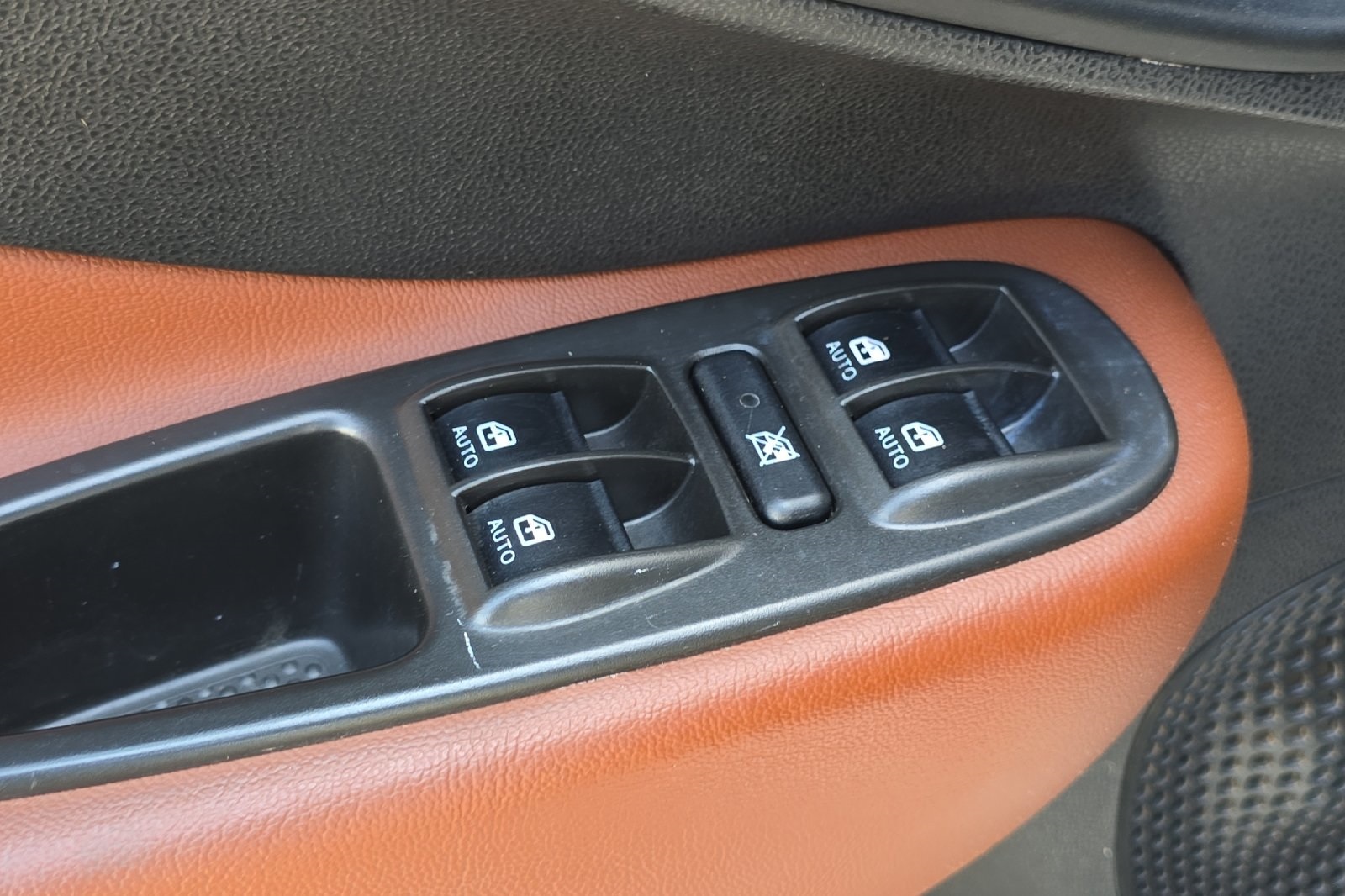 Vehicle image 29 of 33