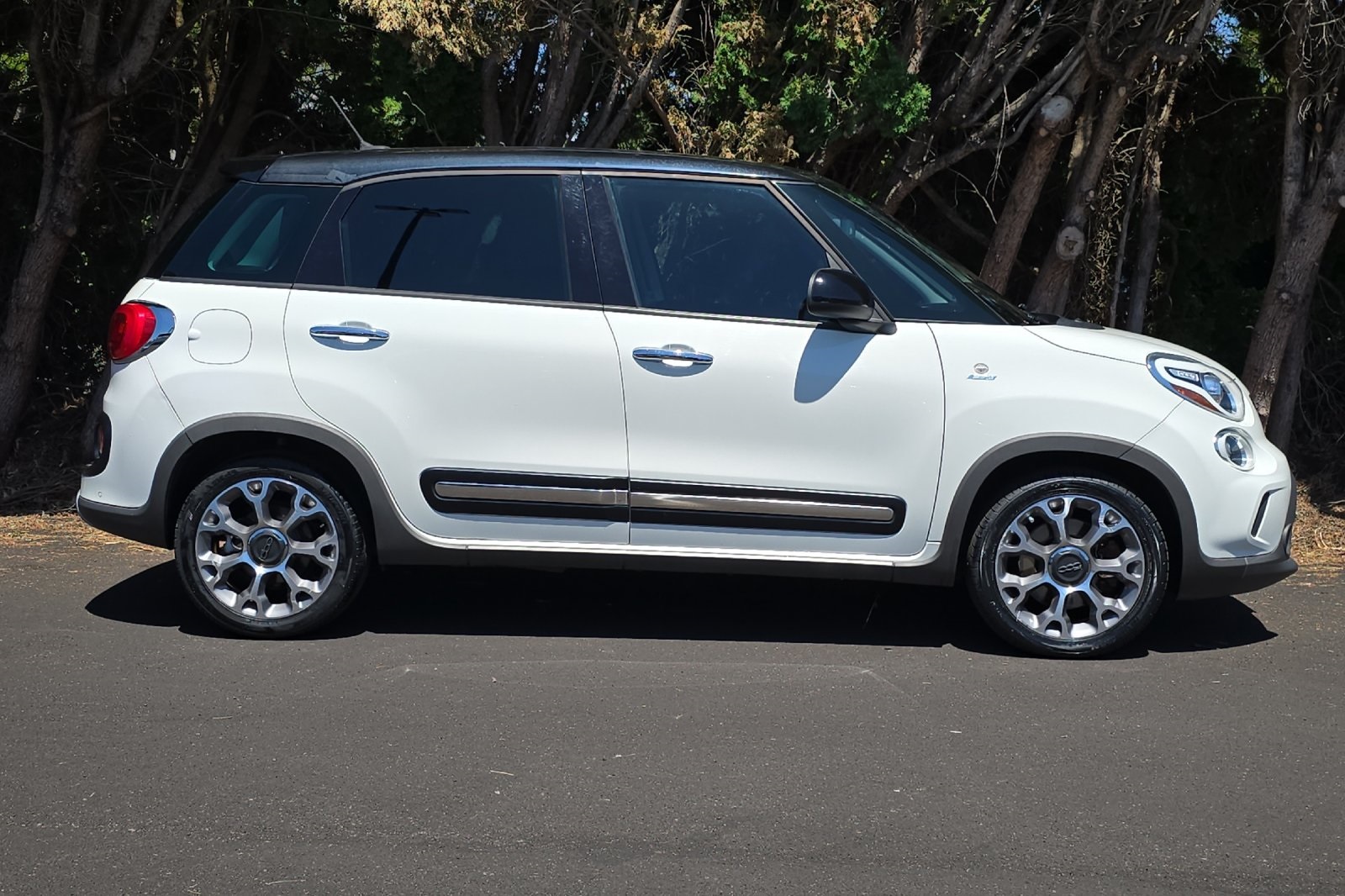 Vehicle image 5 of 33