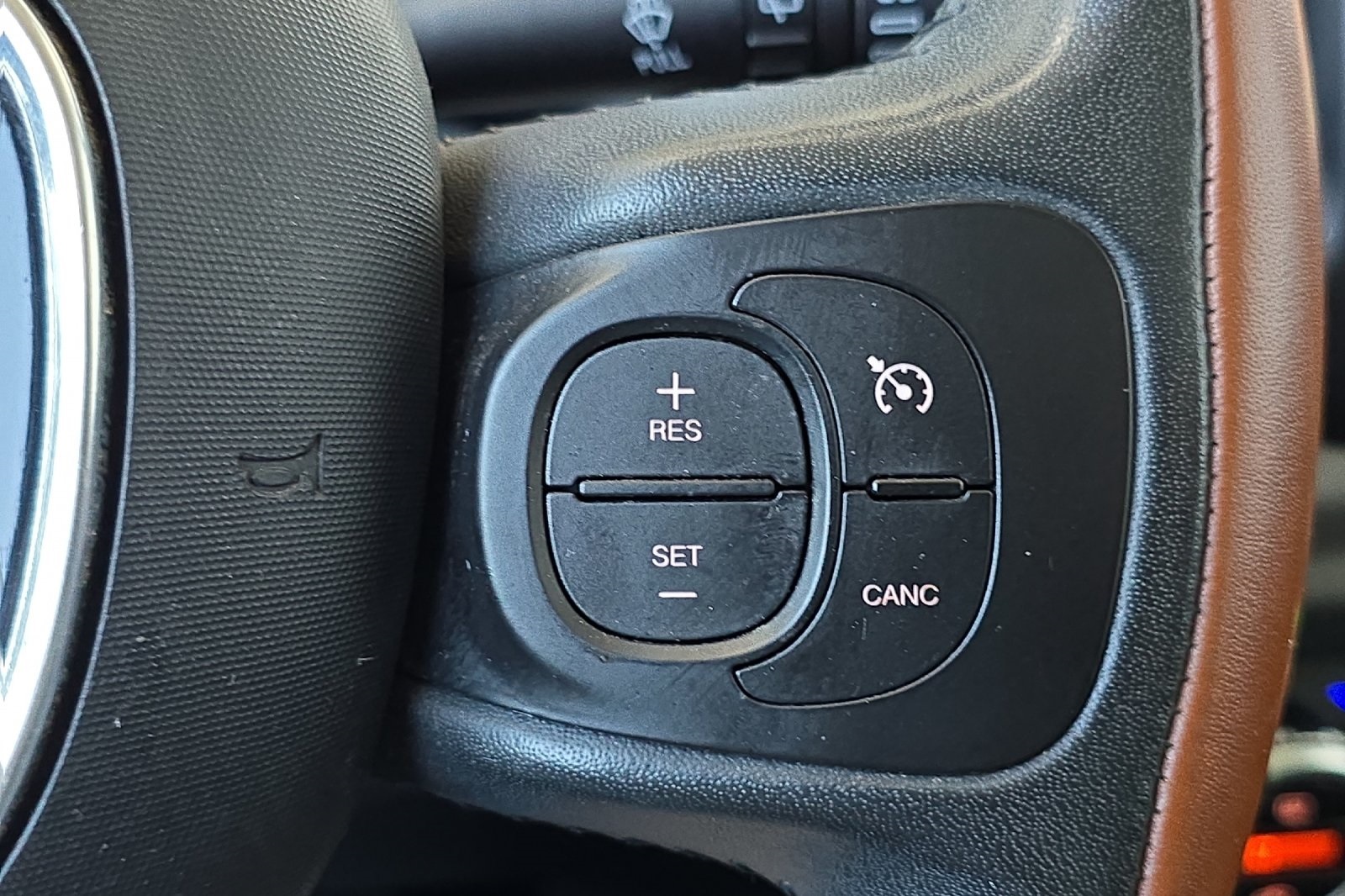 Vehicle image 22 of 33