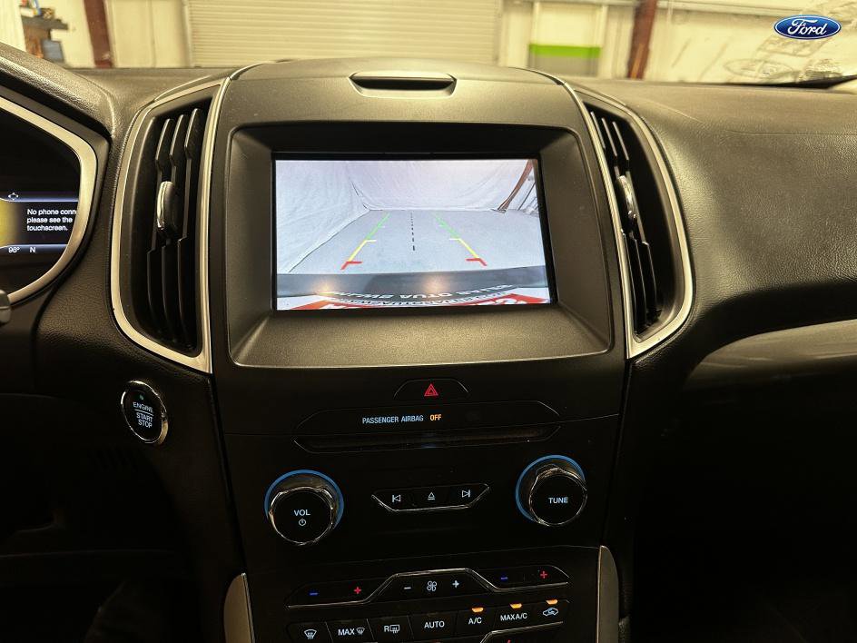Vehicle image 17 of 25