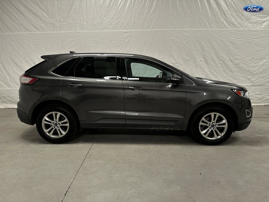 Vehicle image 4 of 25
