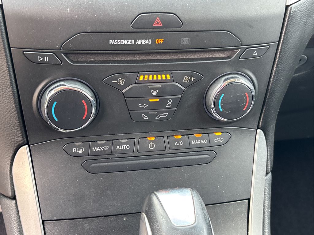 Vehicle image 29 of 36