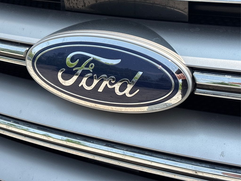 Vehicle image 16 of 36