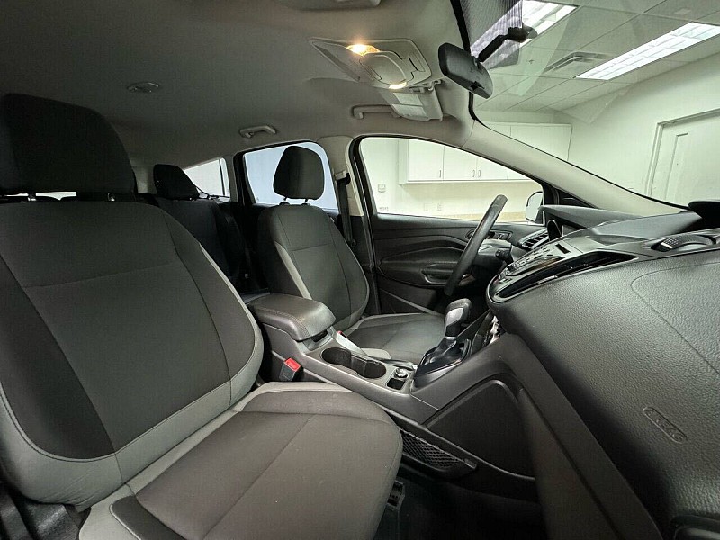 Vehicle image 23 of 32