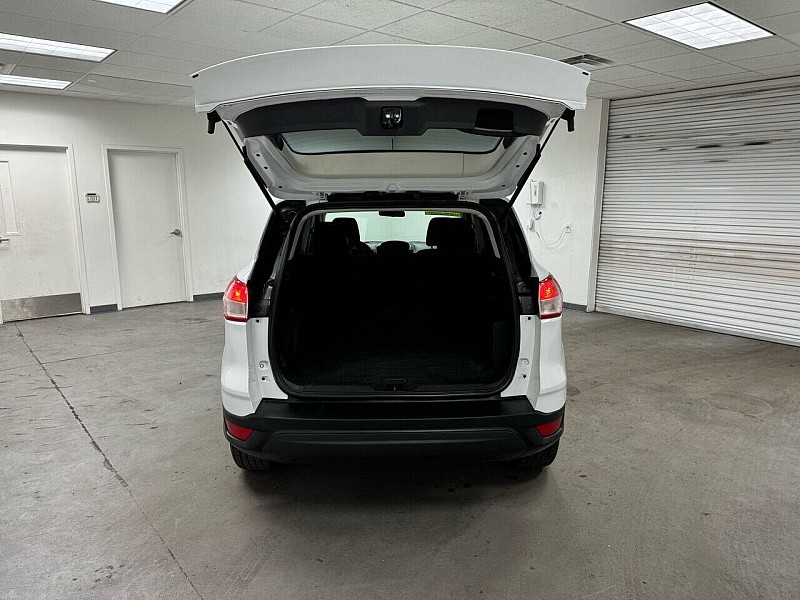 Vehicle image 16 of 32
