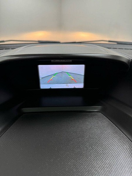 Vehicle image 11 of 32