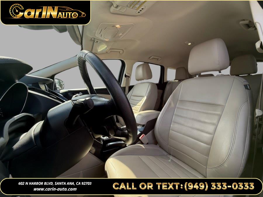 Vehicle image 11 of 33