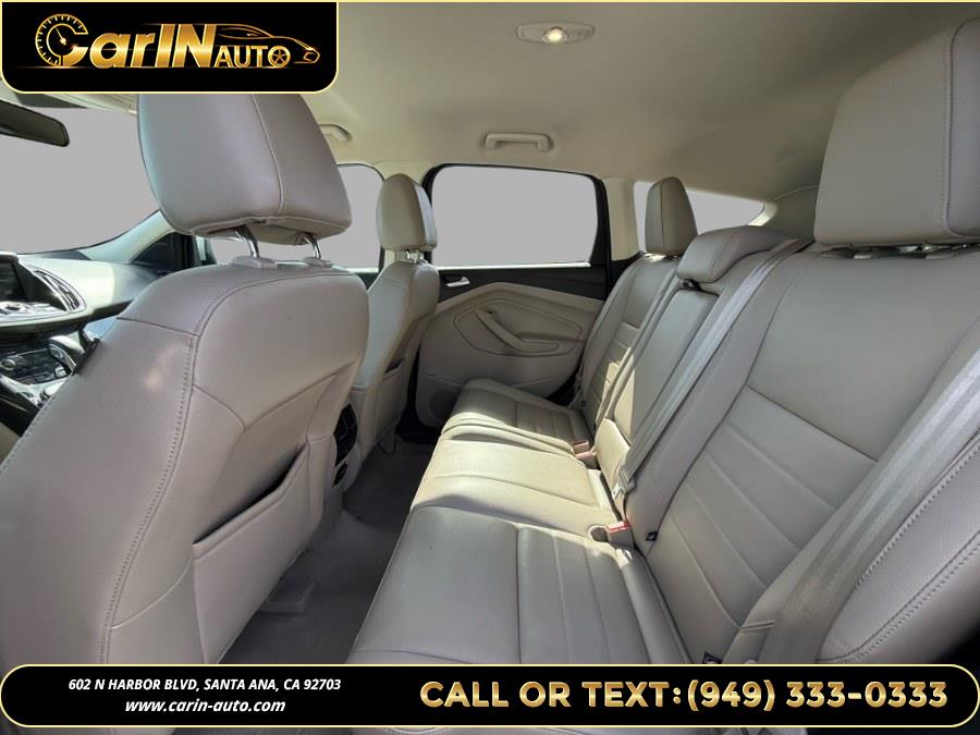 Vehicle image 18 of 33