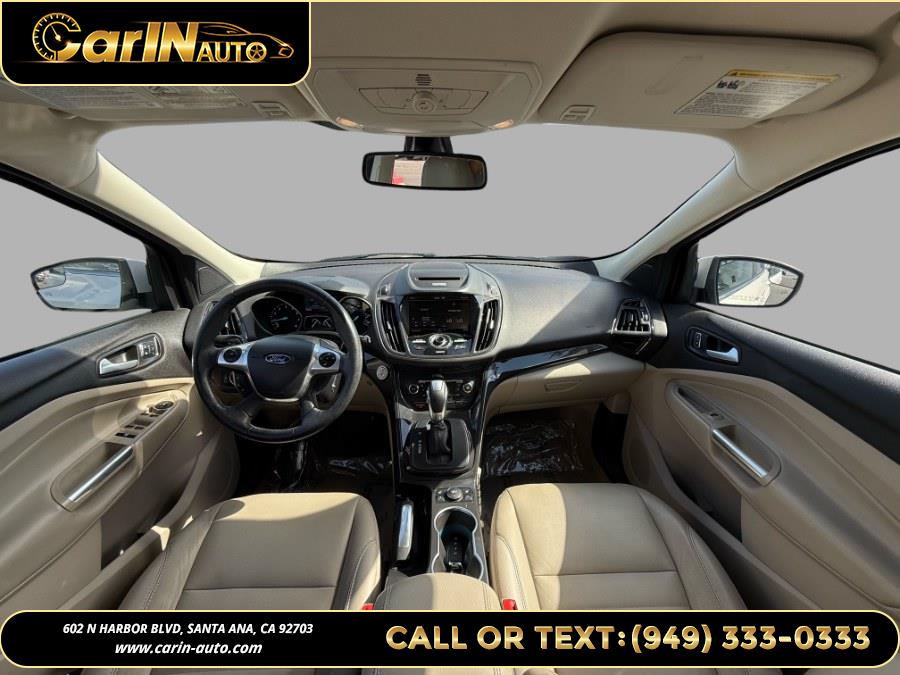 Vehicle image 19 of 33