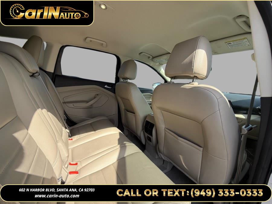 Vehicle image 14 of 33