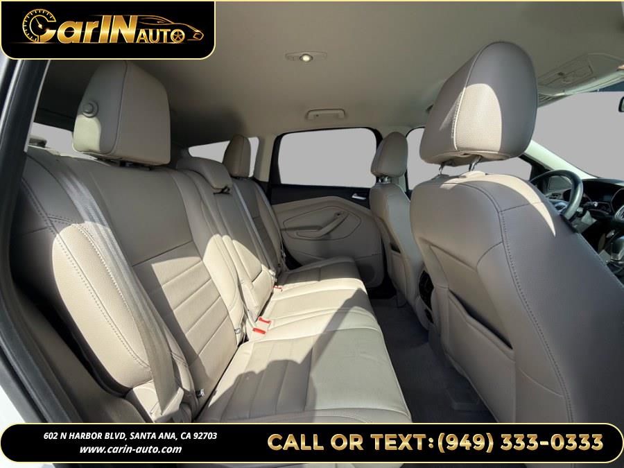 Vehicle image 15 of 33