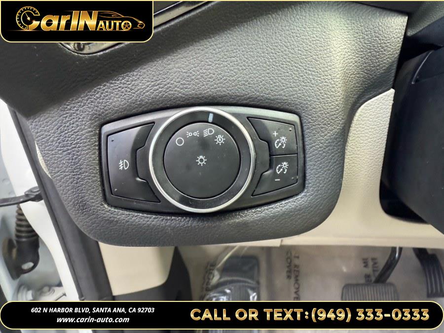Vehicle image 21 of 33