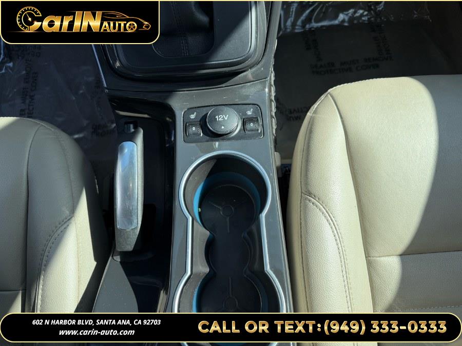 Vehicle image 28 of 33