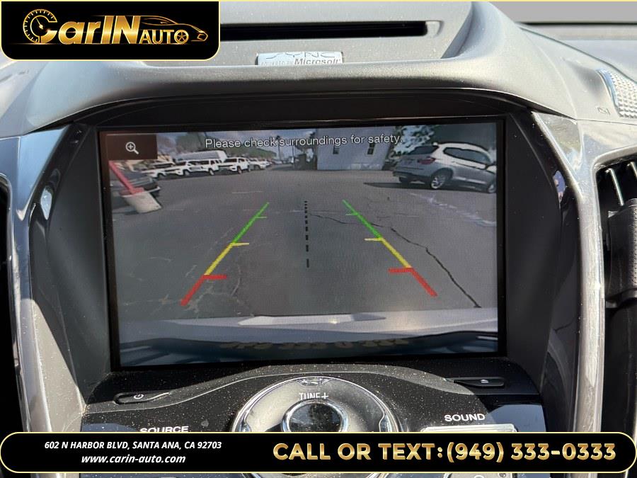 Vehicle image 26 of 33