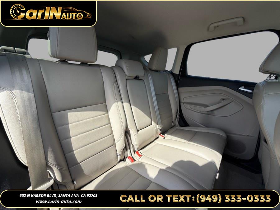 Vehicle image 16 of 33