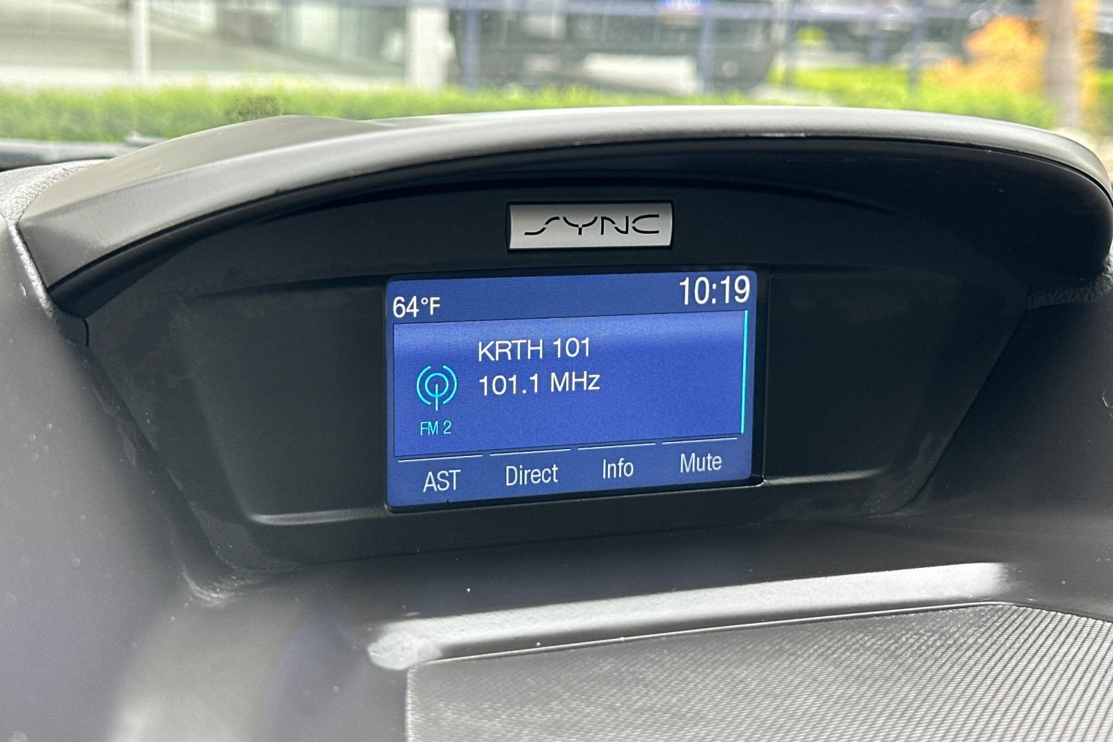 Vehicle image 18 of 33