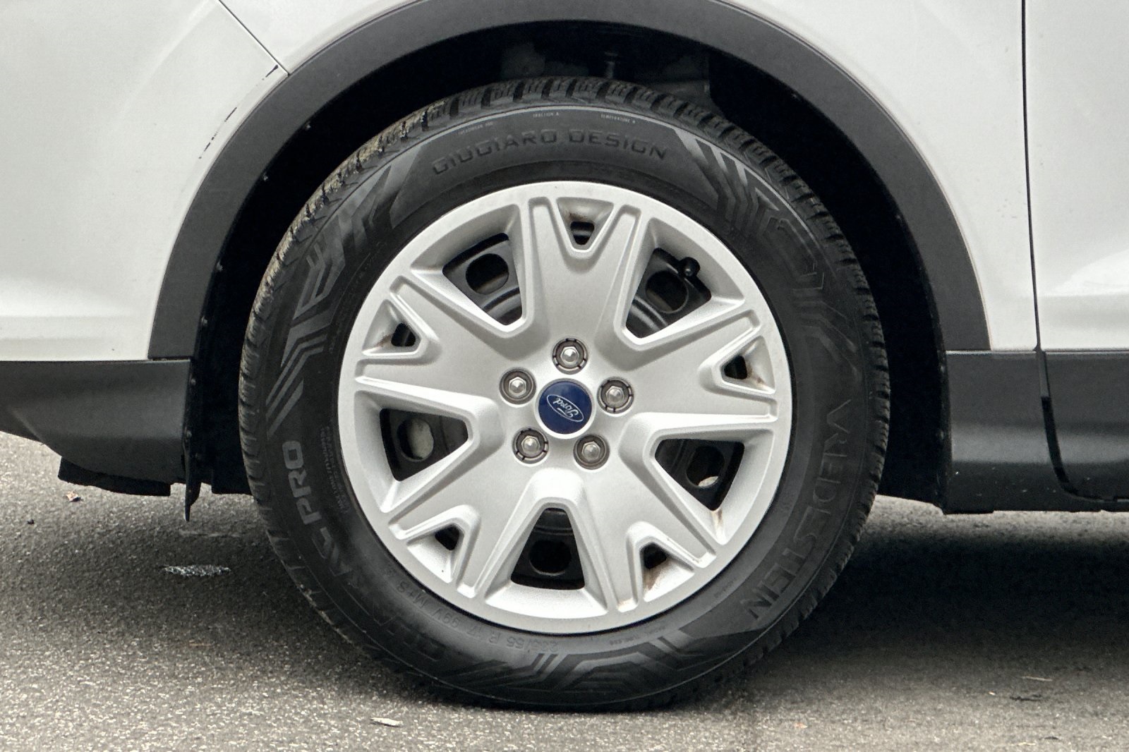 Vehicle image 25 of 33