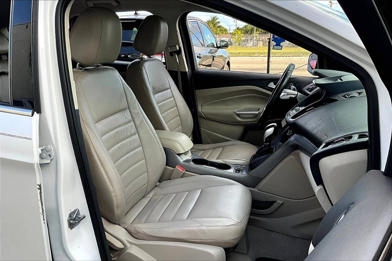 Vehicle image 9 of 33